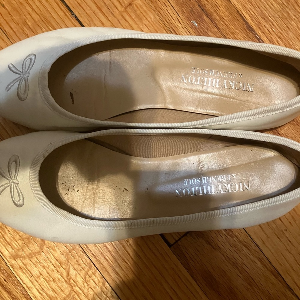 White flats - Picture 2 of 4